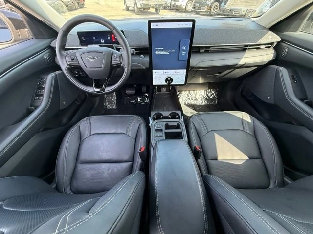 2025 Ford Mustang Mach-E - Image 27 of 30