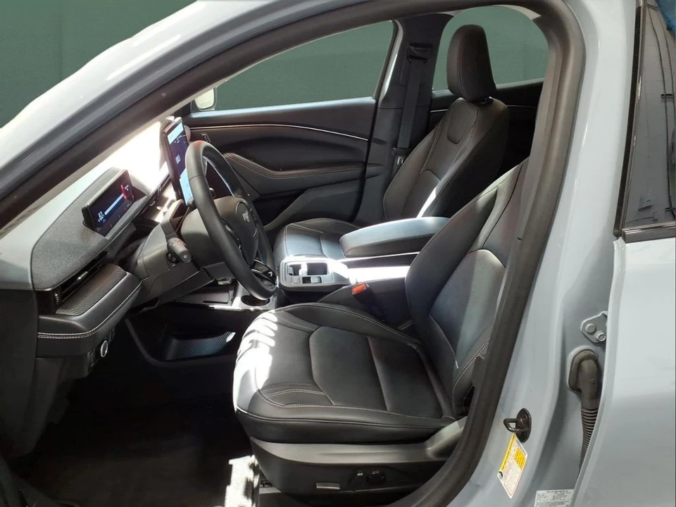2025 Ford Mustang Mach-E - Image 23 of 26