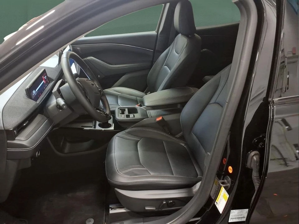 2025 Ford Mustang Mach-E - Image 25 of 28