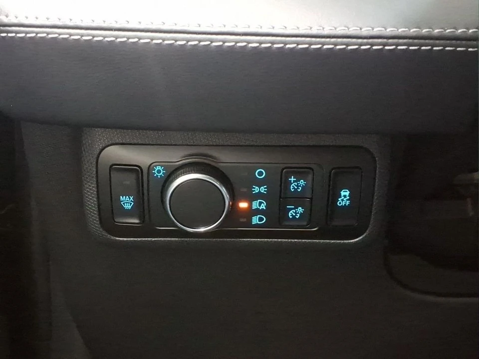 2025 Ford Mustang Mach-E - Image 18 of 28