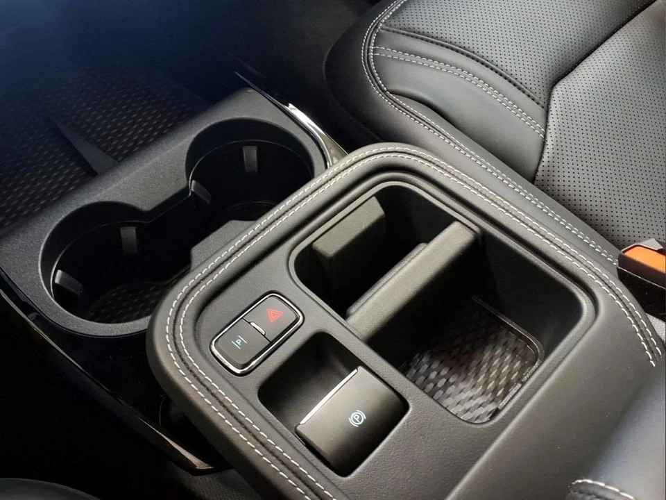 2025 Ford Mustang Mach-E - Image 14 of 28