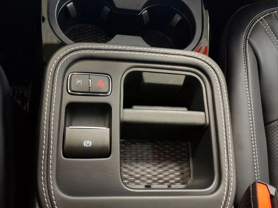 2025 Ford Mustang Mach-E - Image 13 of 28