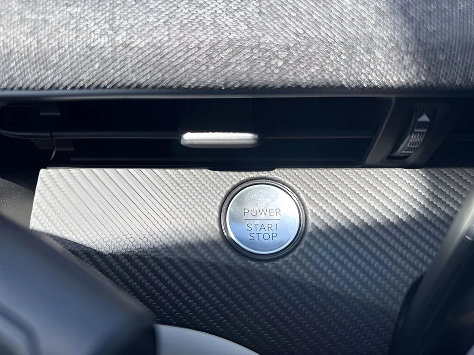 2025 Ford Mustang Mach-E - Image 21 of 31