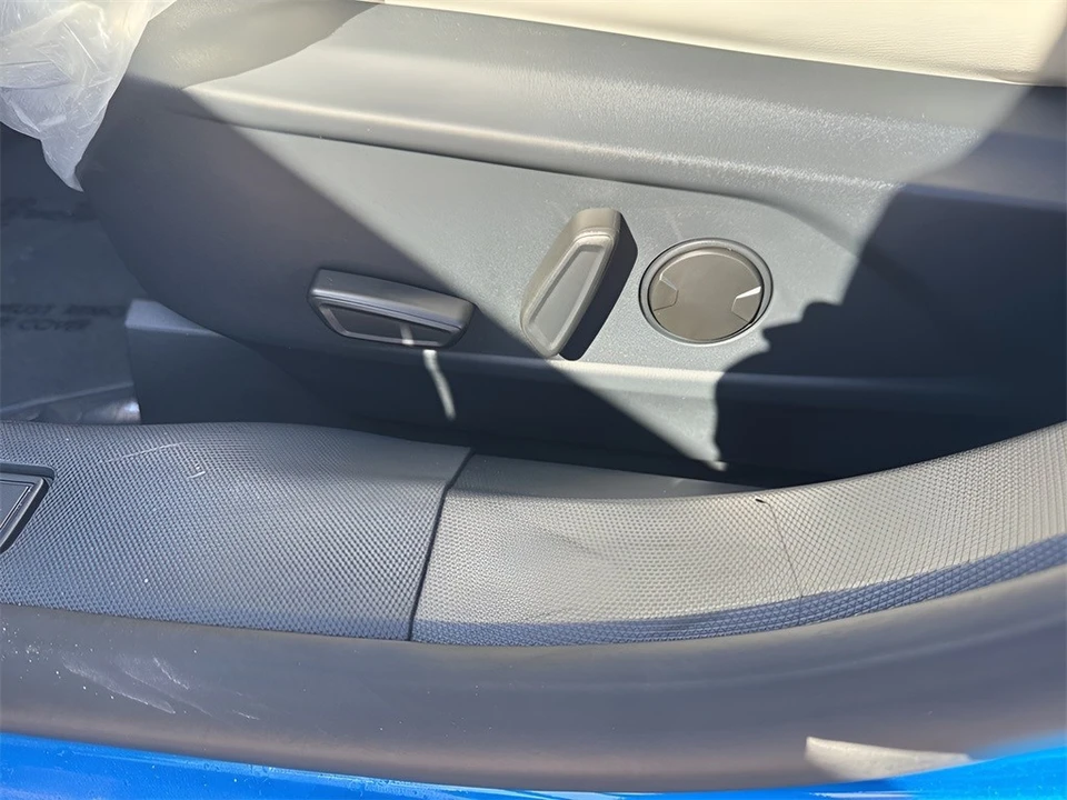 2025 Ford Mustang Mach-E - Image 10 of 12