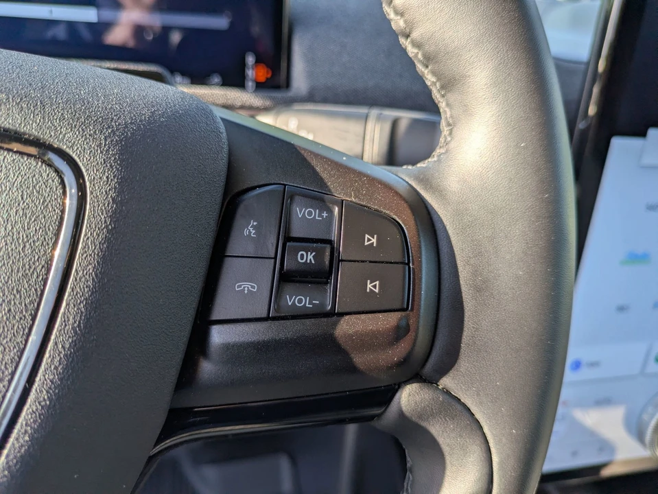 2025 Ford - Image 20 of 31