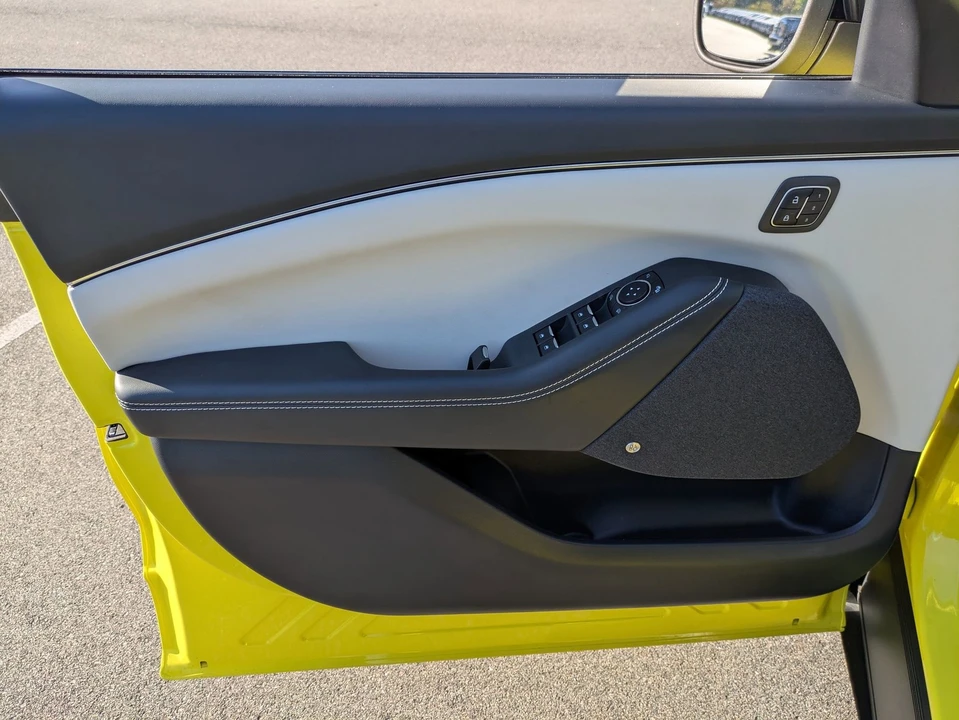 2025 Ford - Image 16 of 31