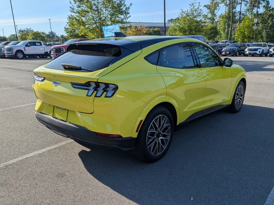 2025 Ford - Image 4 of 31