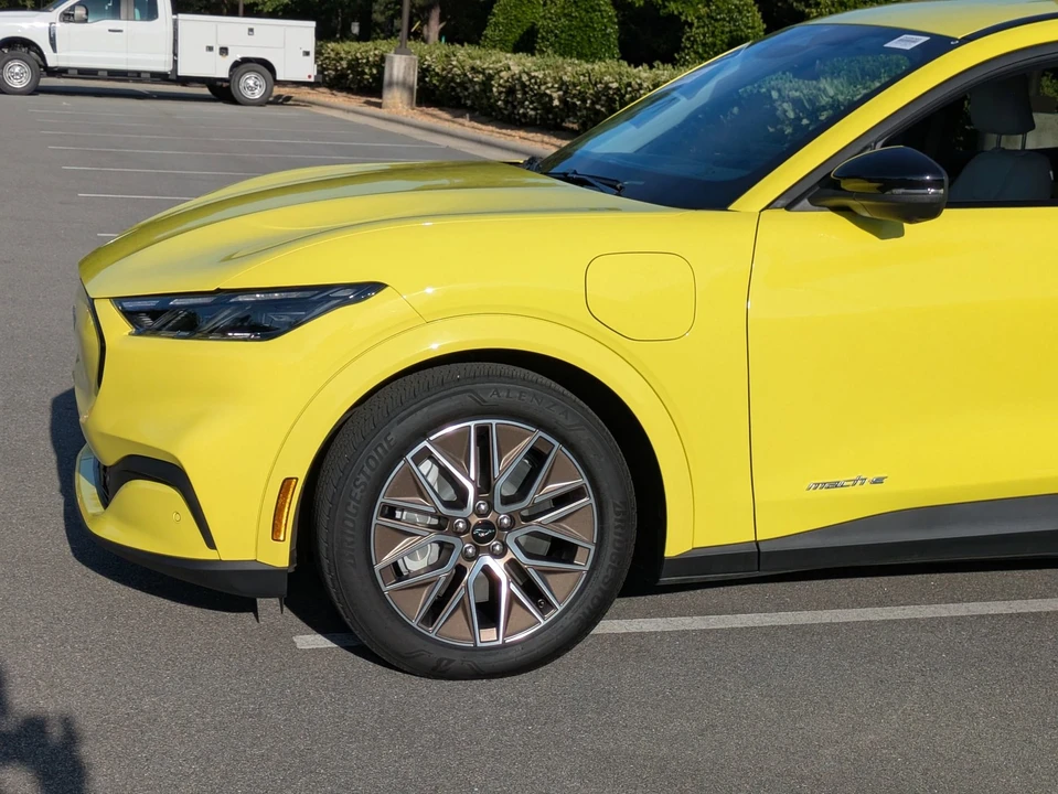 2025 Ford - Image 11 of 31