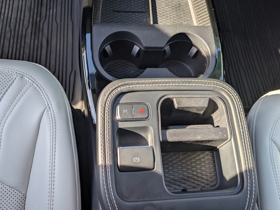 2025 Ford - Image 25 of 31