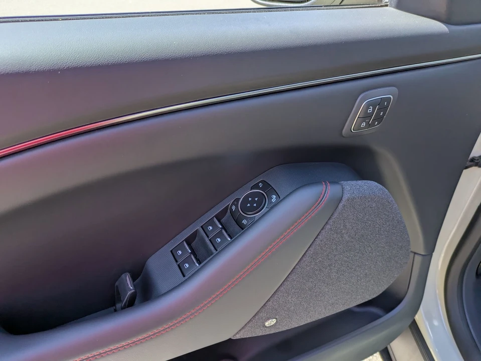 2025 Ford Mustang Mach-E - Image 17 of 31