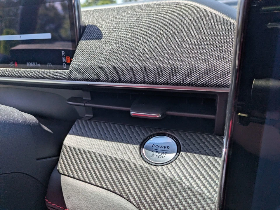 2025 Ford Mustang Mach-E - Image 28 of 31