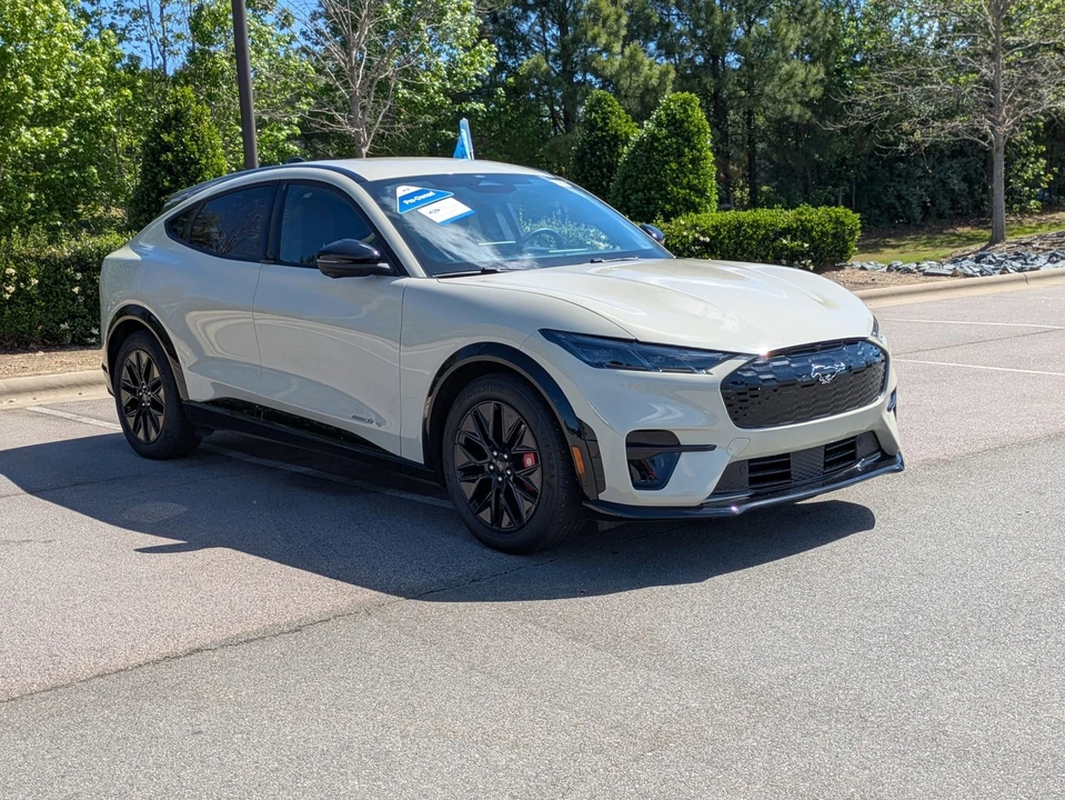 2025 Ford Mustang Mach-E - Image 2 of 31
