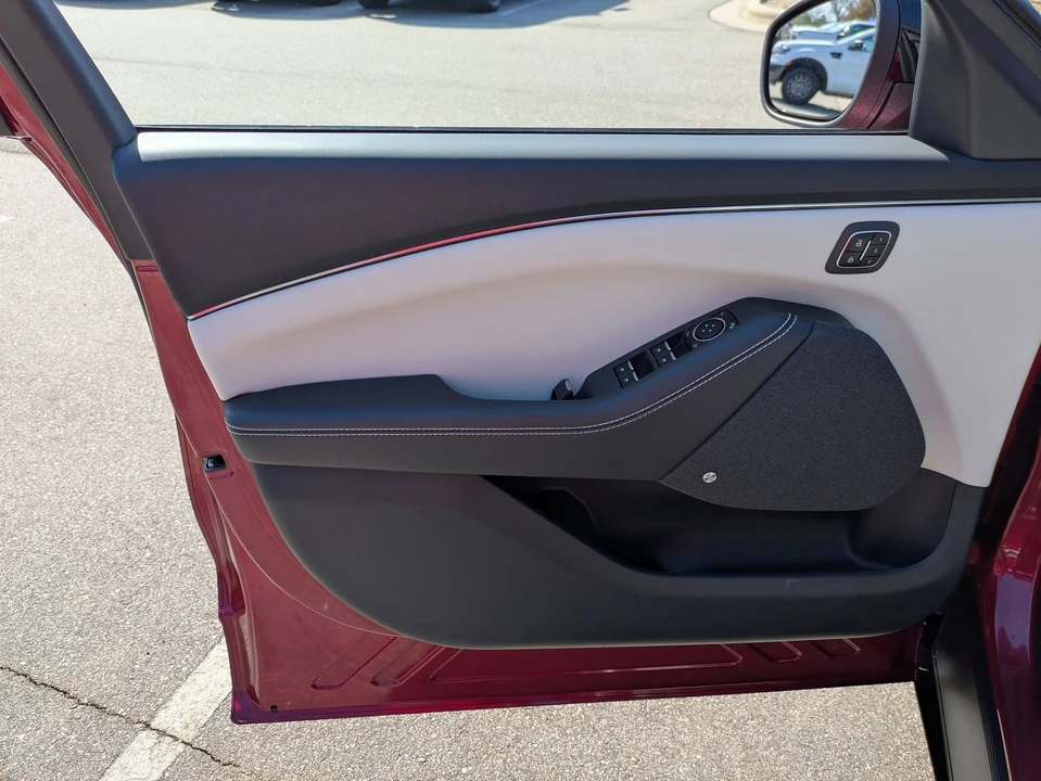 2025 Ford Mustang Mach-E - Image 16 of 21