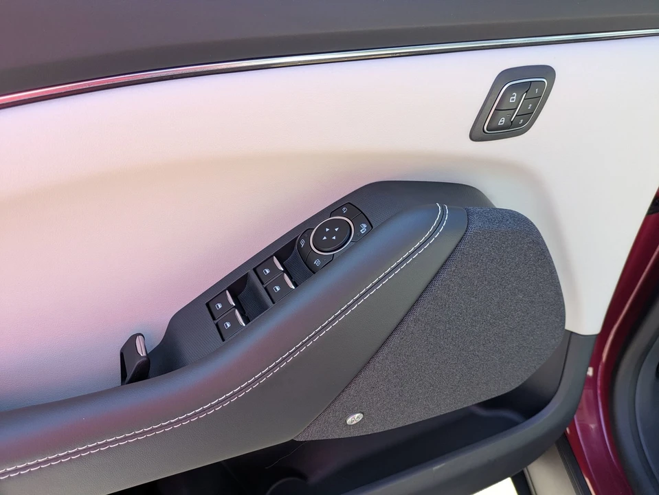 2025 Ford Mustang Mach-E - Image 17 of 21