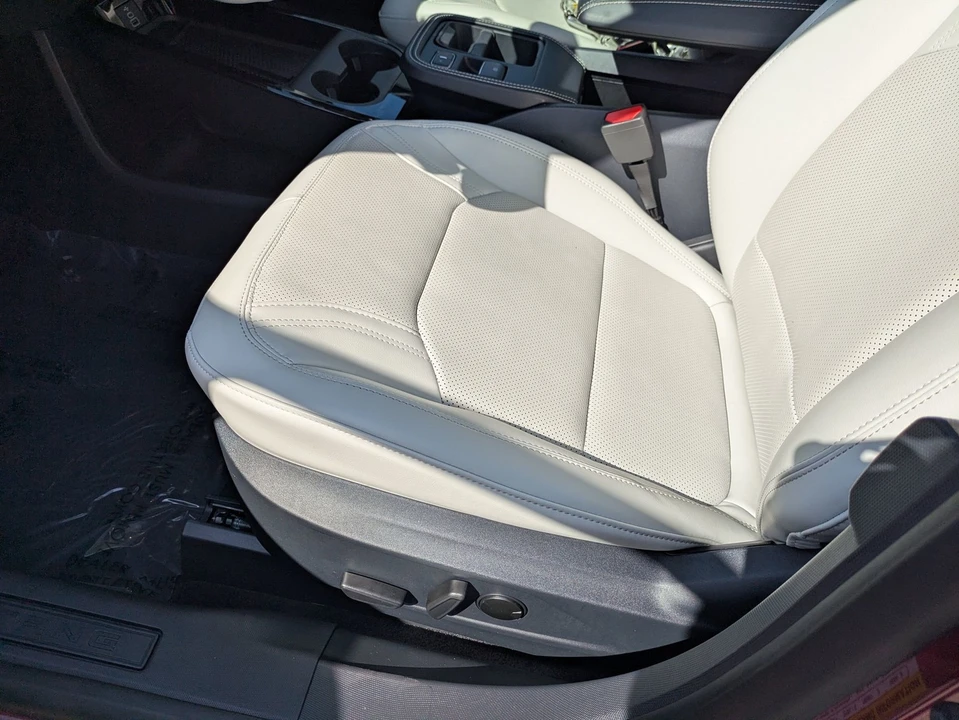 2025 Ford Mustang Mach-E - Image 14 of 21
