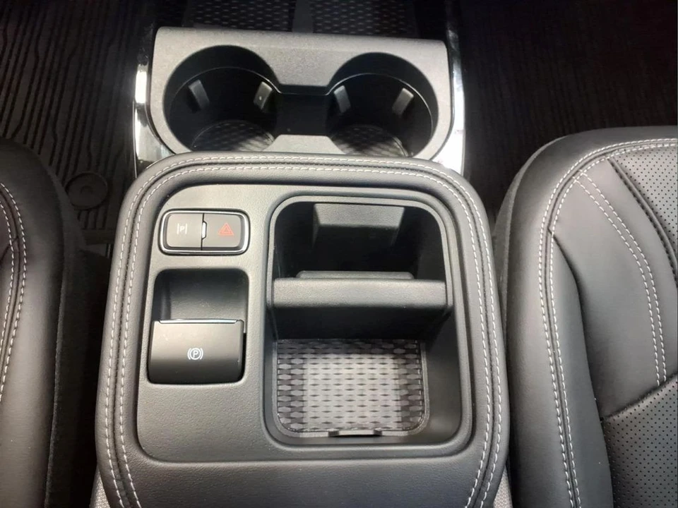 2025 Ford Mustang Mach-E - Image 11 of 21