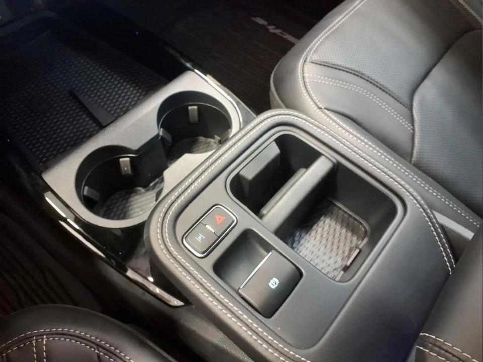 2025 Ford Mustang Mach-E - Image 12 of 21