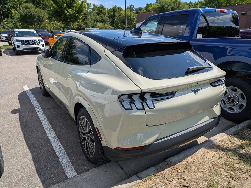 2025 Ford Mustang Mach-E - Image 4 of 4