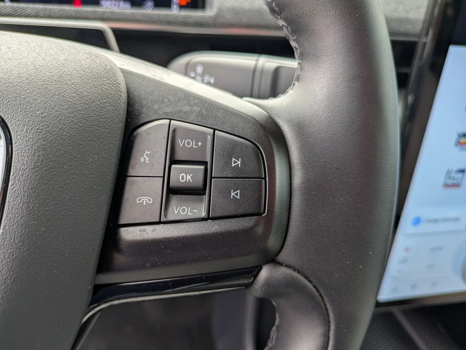 2025 Ford Mustang Mach-E - Image 20 of 31