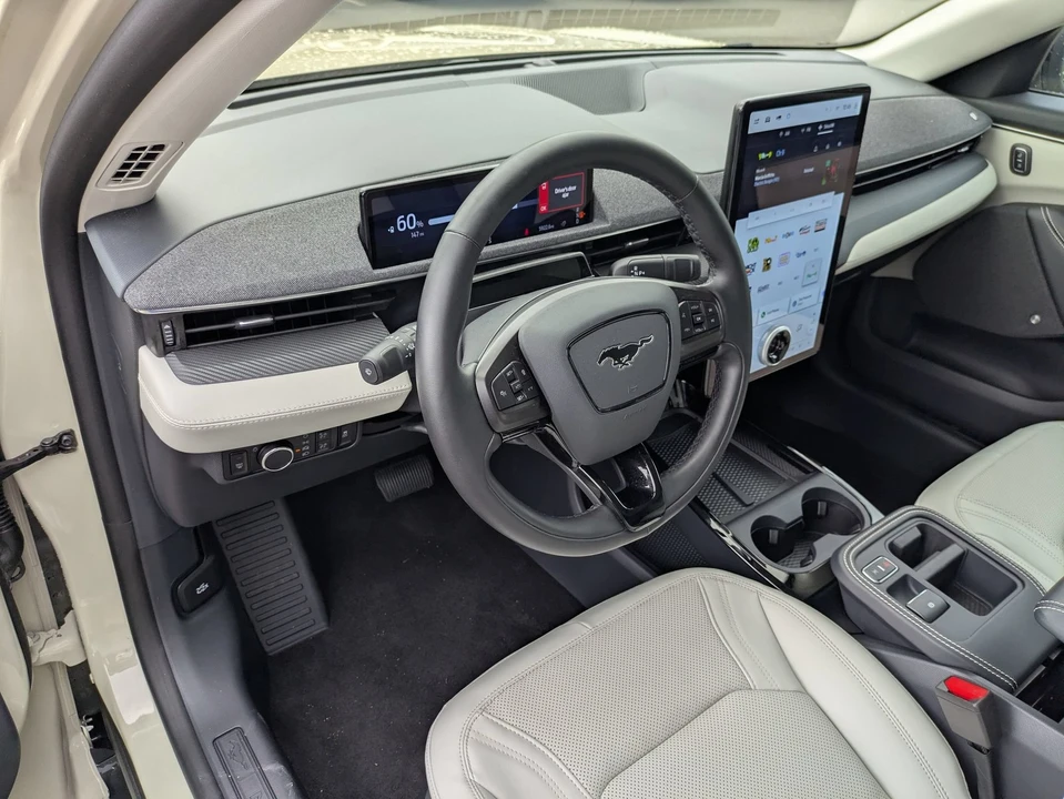 2025 Ford Mustang Mach-E - Image 15 of 31