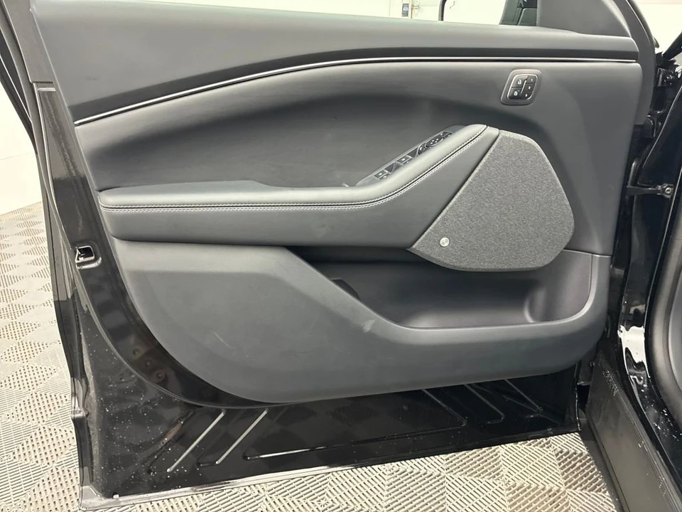 2025 Ford Mustang Mach-E - Image 15 of 21