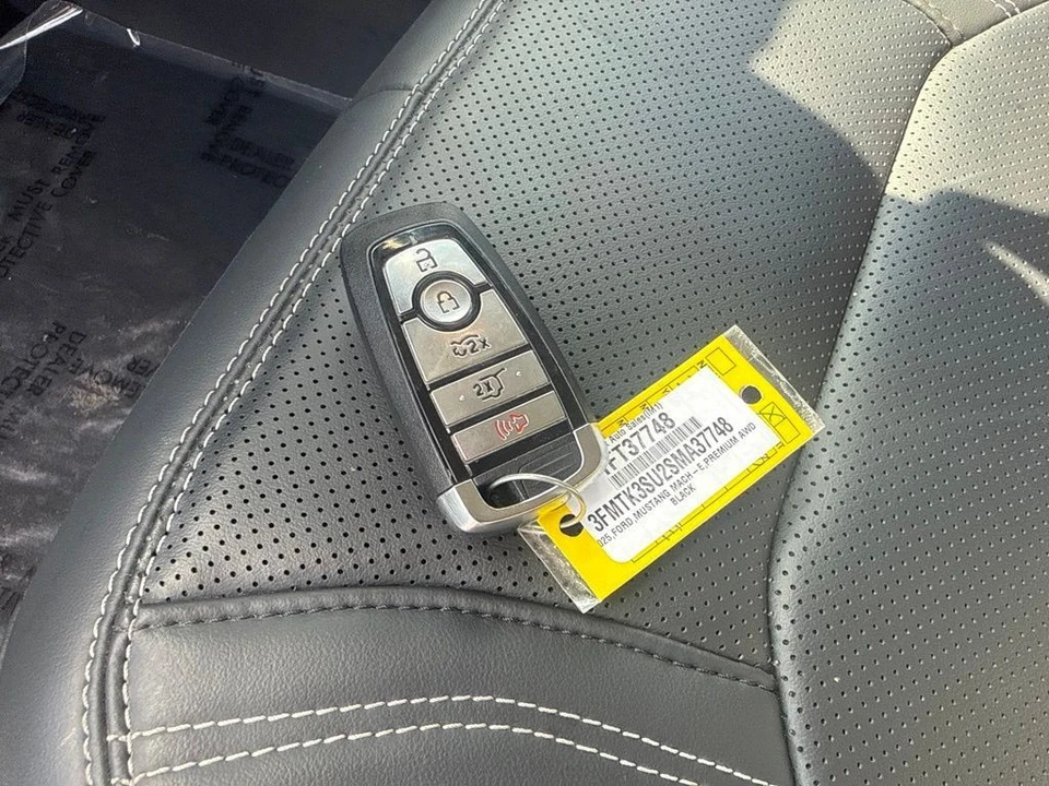 2025 Ford Mustang Mach-E - Image 29 of 31