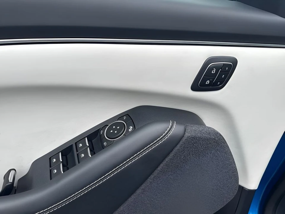 2025 Ford Mustang Mach-E - Image 17 of 22