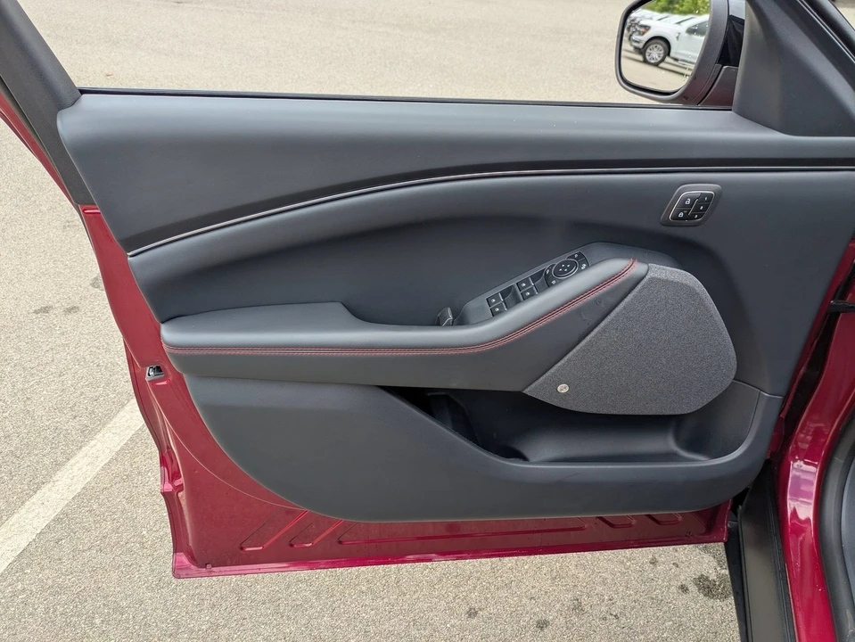 2025 Ford Mustang Mach-E - Image 16 of 31