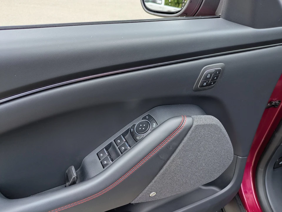 2025 Ford Mustang Mach-E - Image 17 of 31
