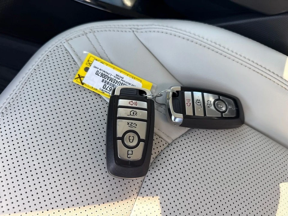 2025 Ford Mustang Mach-E - Image 29 of 31