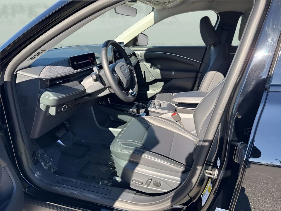 2025 Ford Mustang Mach-E - Image 9 of 12