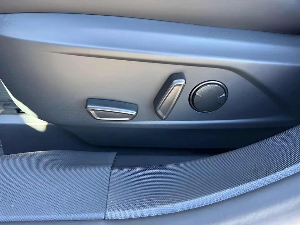 2025 Ford Mustang Mach-E - Image 10 of 12