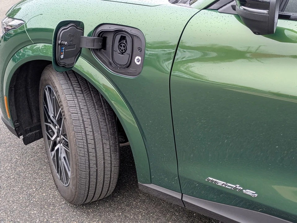 2025 Ford Mustang Mach-E - Image 12 of 21