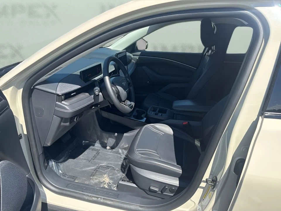 2025 Ford Mustang Mach-E - Image 9 of 31