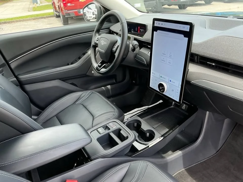 2025 Ford Mustang Mach-E - Image 17 of 19