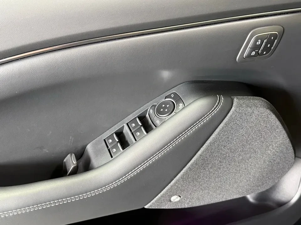 2025 Ford Mustang Mach-E - Image 17 of 18