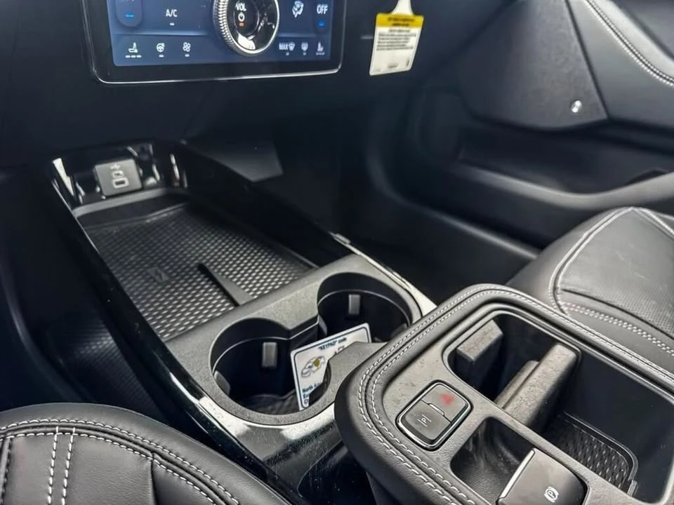 2025 Ford Mustang Mach-E - Image 17 of 19