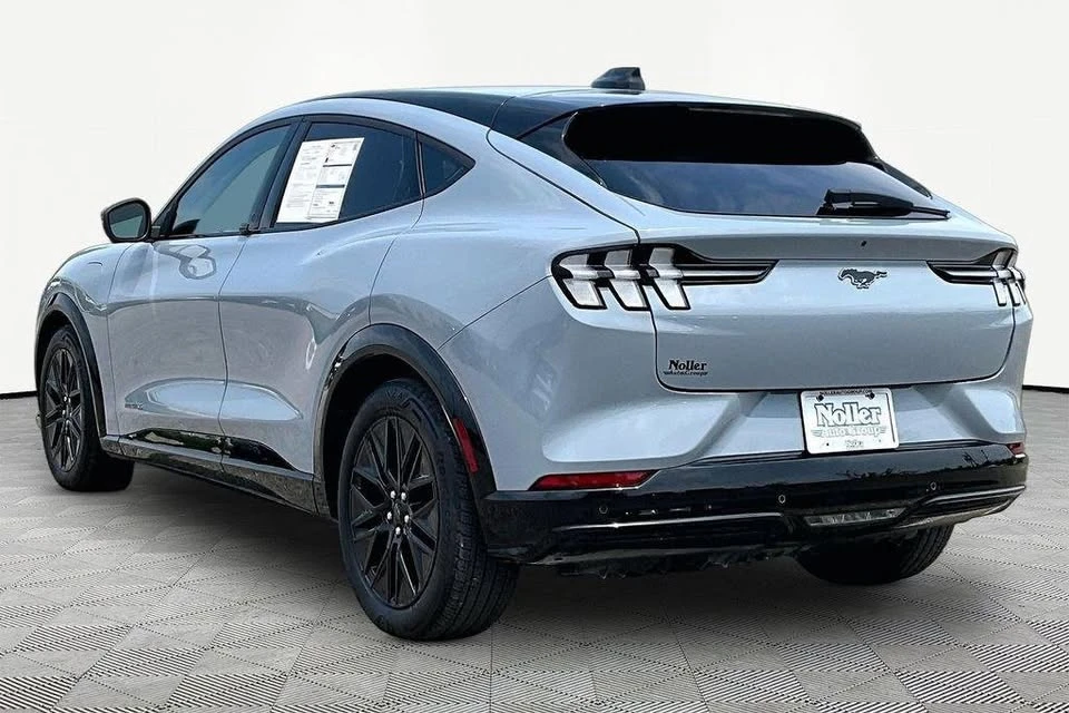 2025 Ford Mustang Mach-E - Image 6 of 11
