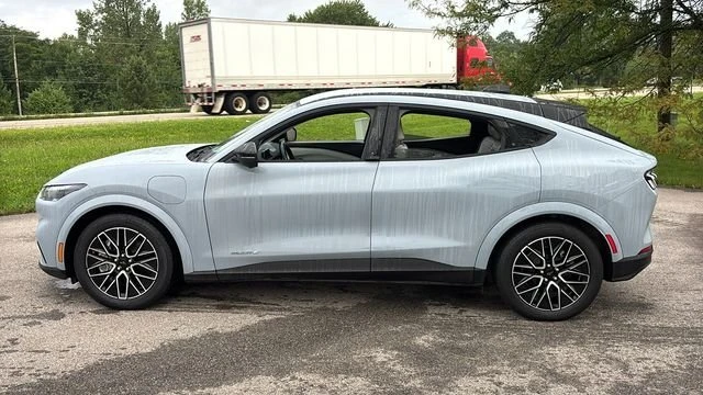 2025 Ford Mustang Mach-E - Image 4 of 20