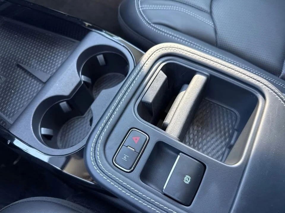 2025 Ford Mustang Mach-E - Image 19 of 20