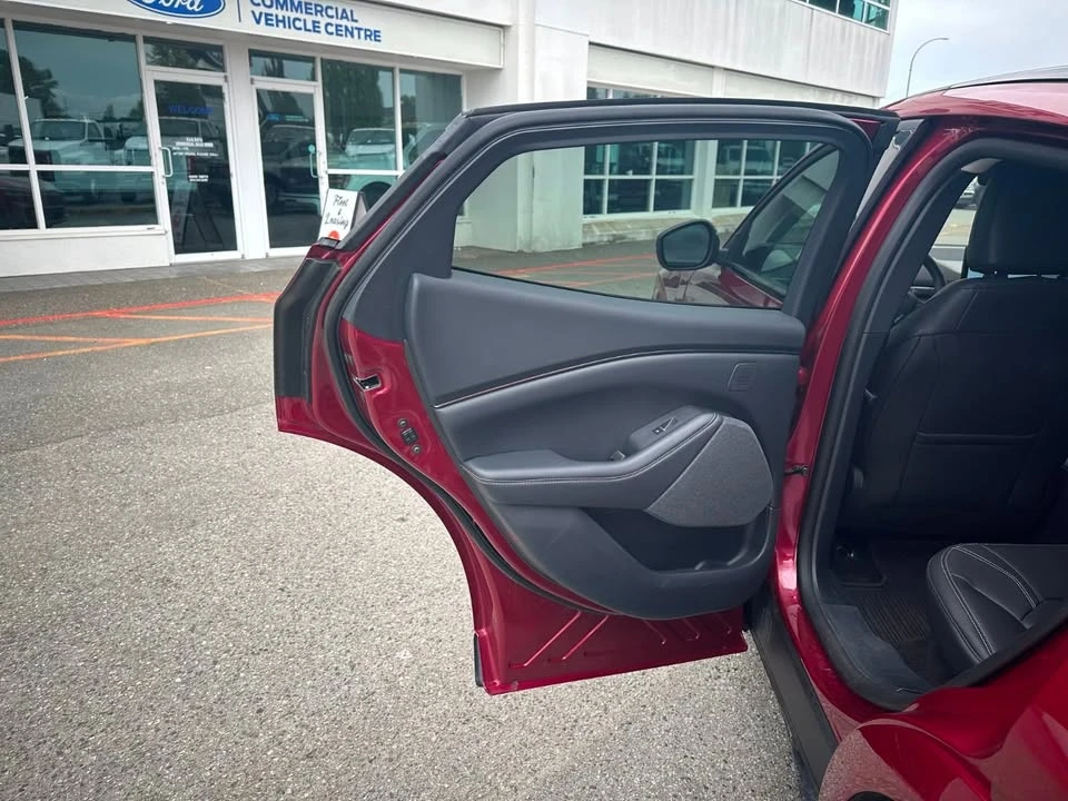 2025 Ford Mustang Mach-E - Image 18 of 20