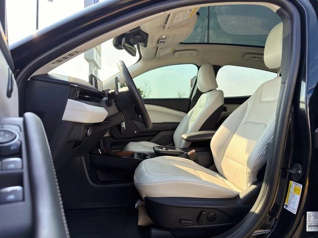 2025 Ford Mustang Mach-E - Image 19 of 20