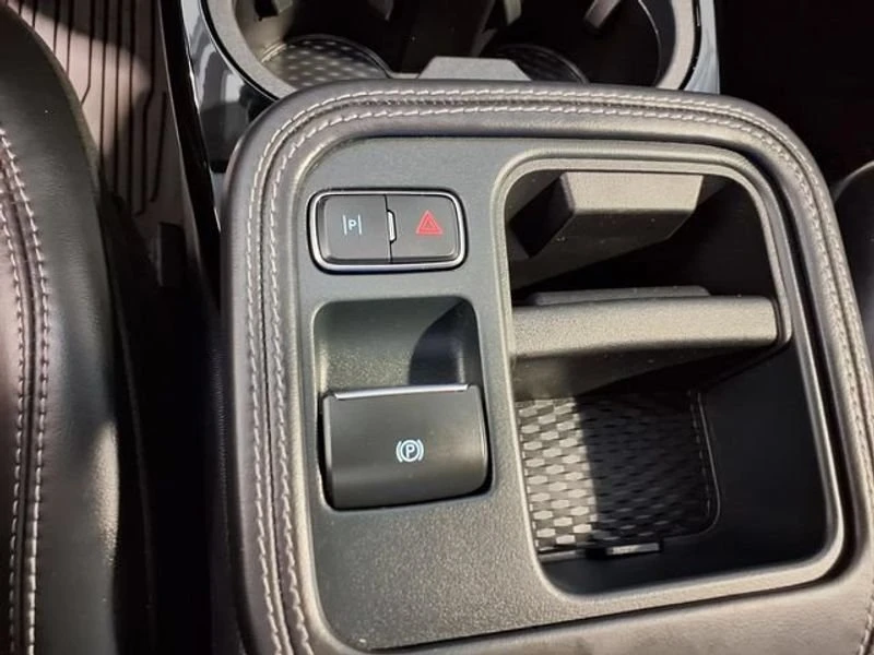 2025 Ford Mustang Mach-E - Image 16 of 20