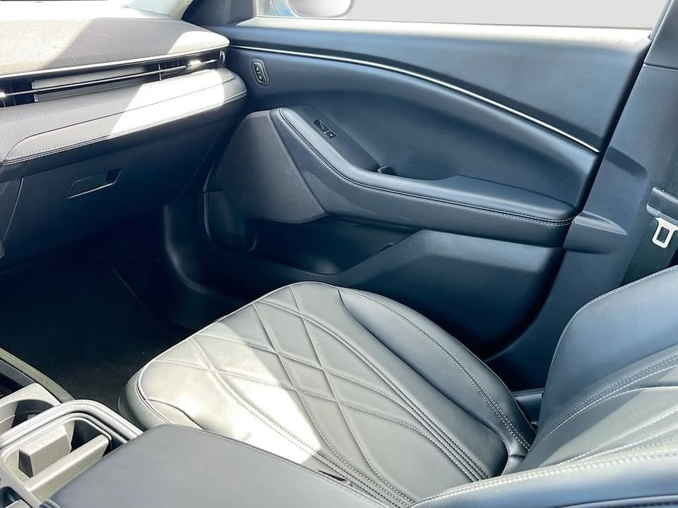 2025 Ford Mustang Mach-E - Image 15 of 19