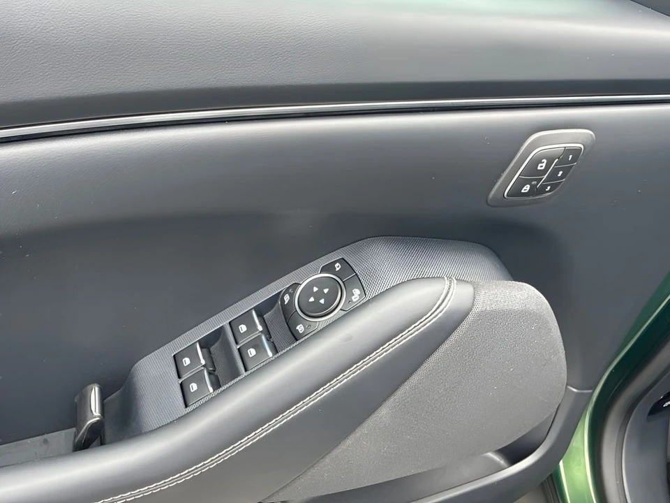 2025 Ford Mustang Mach-E - Image 17 of 24