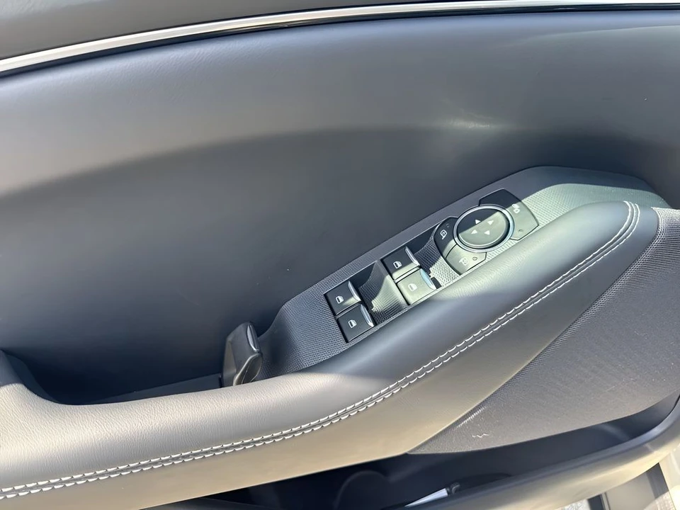 2025 Ford Mustang Mach-E - Image 25 of 31