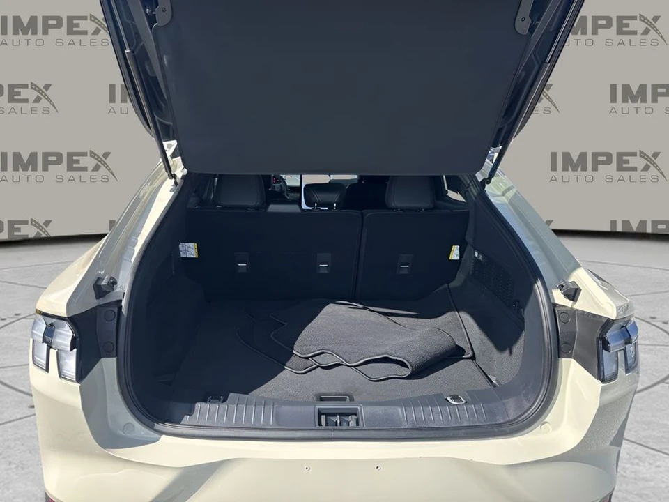 2025 Ford Mustang Mach-E - Image 27 of 31