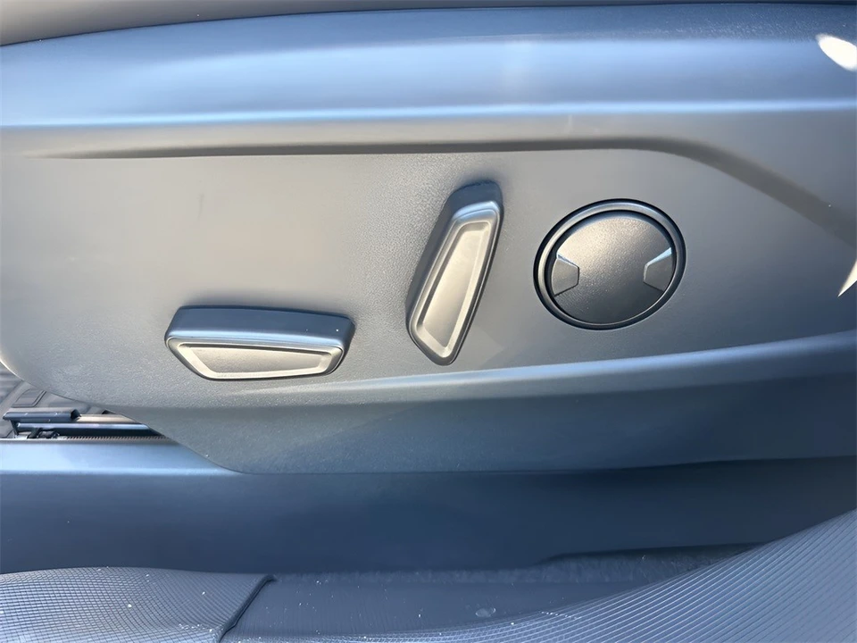 2025 Ford Mustang Mach-E - Image 10 of 12