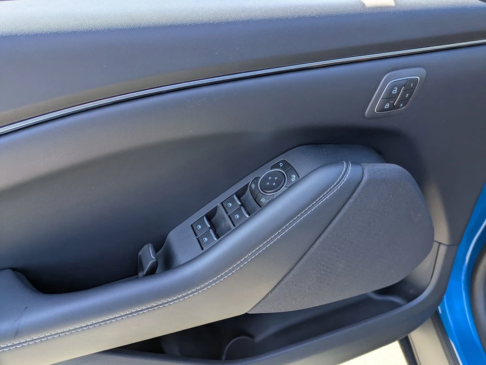 2025 Ford Mustang Mach-E - Image 17 of 31