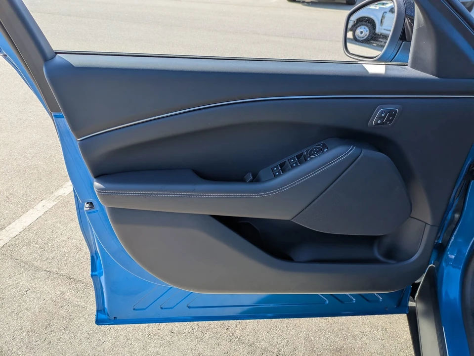 2025 Ford Mustang Mach-E - Image 16 of 31